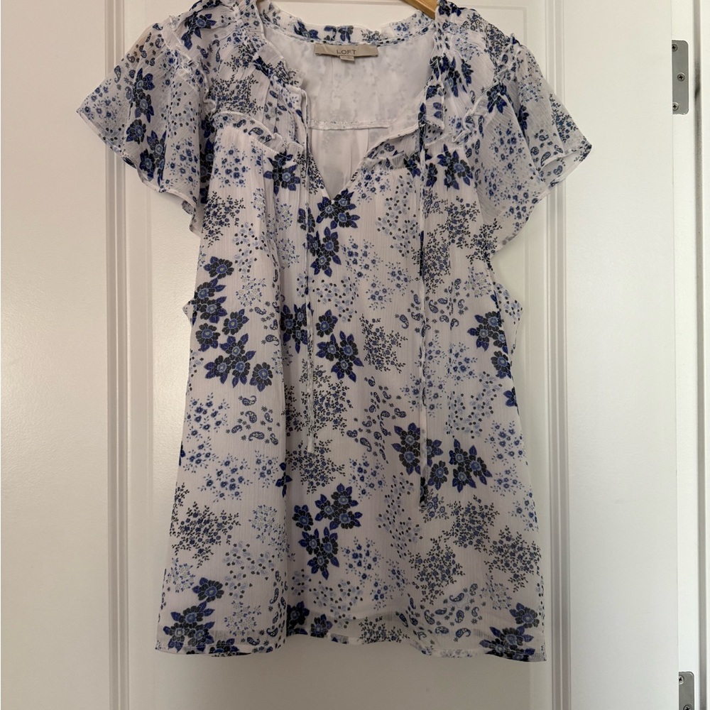Loft Floral Blue and White Women's Top